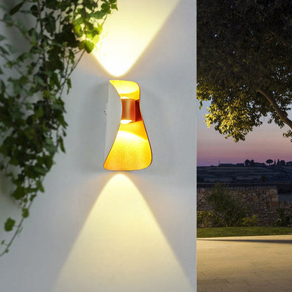 مصباح حائط LED مقاوم للماء بتصميم إبداعي وعصري وبسيط للشرفة الخارجية 