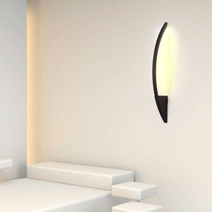 مصباح حائط LED من الحديد الأكريليكي بتصميم قوسي بسيط على الطراز الاسكندنافي 