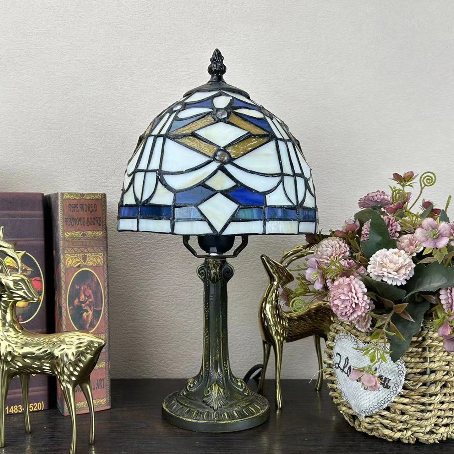 Traditional Tiffany Alloy Glass Dome Flower 1-Light Table Lamp For Bedside