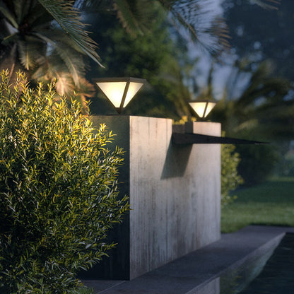 Simple Triangle LED Solar Outdoor Waterproof Lawn Fence Lamp
