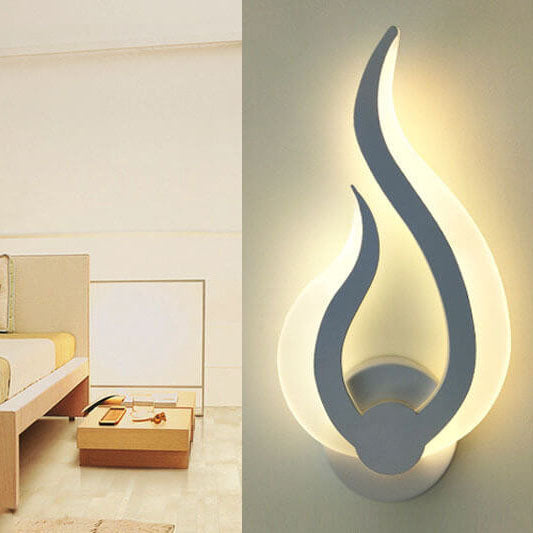 مصباح حائط LED بتصميم عصري بسيط مصنوع من الأكريليك على شكل لهب مزود بمصباح واحد 