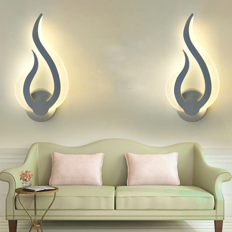 مصباح حائط LED بتصميم عصري بسيط مصنوع من الأكريليك على شكل لهب مزود بمصباح واحد 