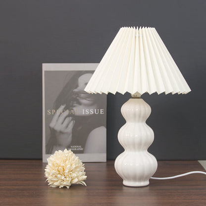 Retro Lattice Pleated Shade Ceramic 1-Light Table Lamp