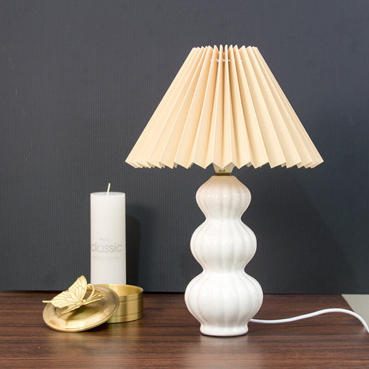 Retro Lattice Pleated Shade Ceramic 1-Light Table Lamp
