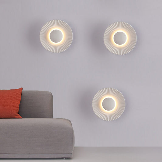 مصباح حائط LED حديث من الألومنيوم بتصميم صدفي دائري مع إضاءة واحدة 