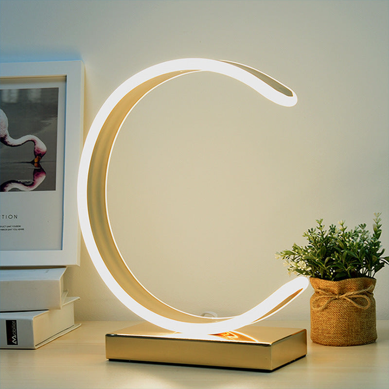 ノルディックライト ラグジュアリー クリエイティブ レターC LEDテーブルランプ