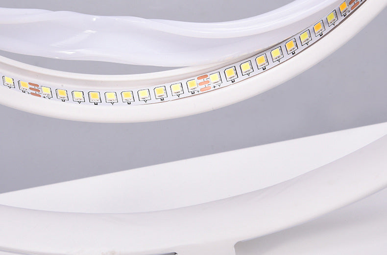 ノルディックライト ラグジュアリー クリエイティブ レターC LEDテーブルランプ