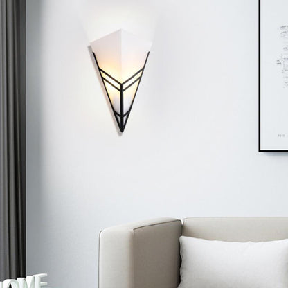 Nordic Creative Iron Triangles Geometry 1-Light Wall Sconce Lamp