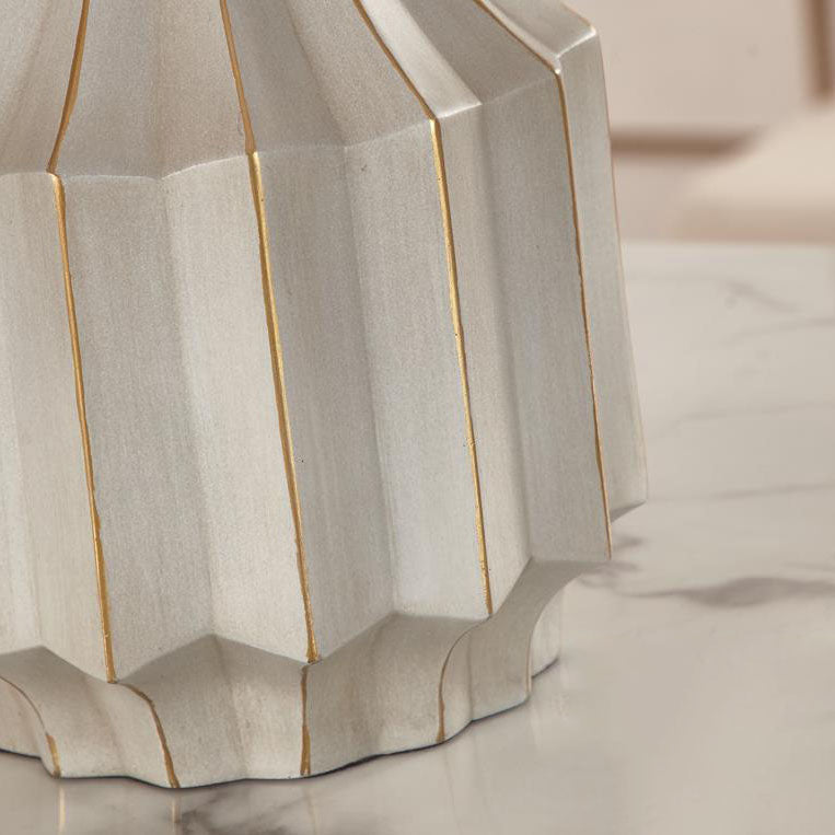 European Minimalist Solid Color Resin Fabric 1-Light Table Lamp