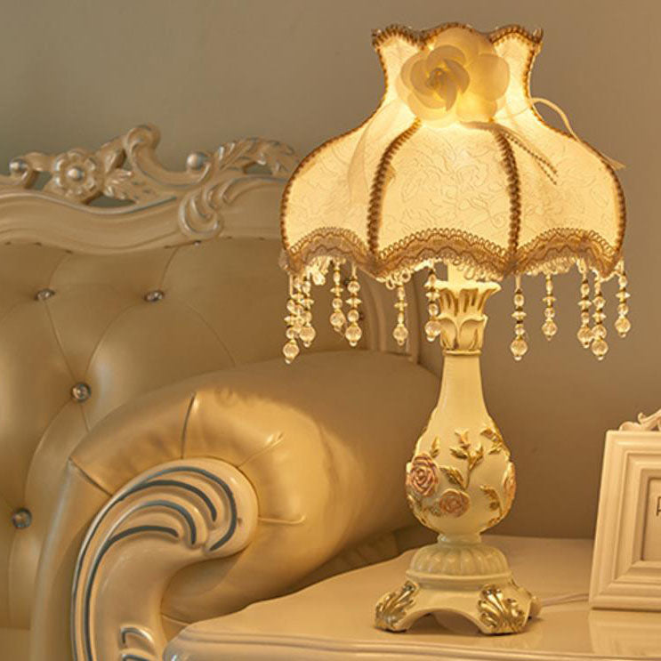 European Retro Light Luxury Carving Resin Fabric Alloy 1-Light Table Lamp