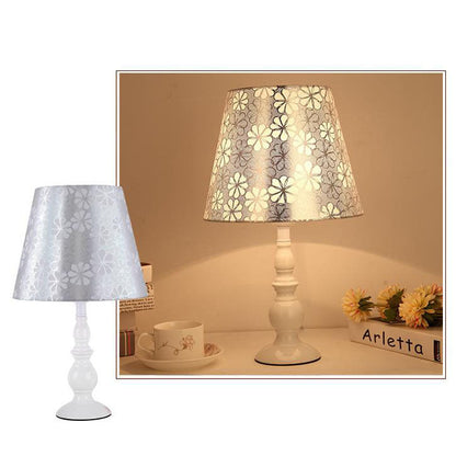 Modern Simple Floral Fabric Iron Vase Base 1-Light Table Lamp
