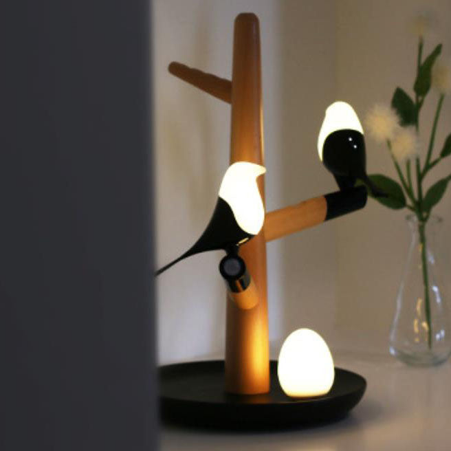 Creative Magpie Branch Smart Sensor LED Decorative Table Lamp