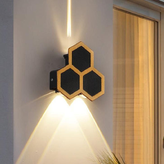 مصباح حائط LED بتصميم خلية النحل مصنوع من الألومنيوم بتصميم إبداعي معاصر مقاوم للماء وعدسة كمبيوتر شخصي للفناء الخارجي 