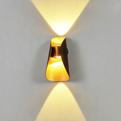 مصباح حائط LED مقاوم للماء بتصميم إبداعي وعصري وبسيط للشرفة الخارجية 