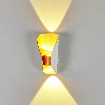مصباح حائط LED مقاوم للماء بتصميم إبداعي وعصري وبسيط للشرفة الخارجية 