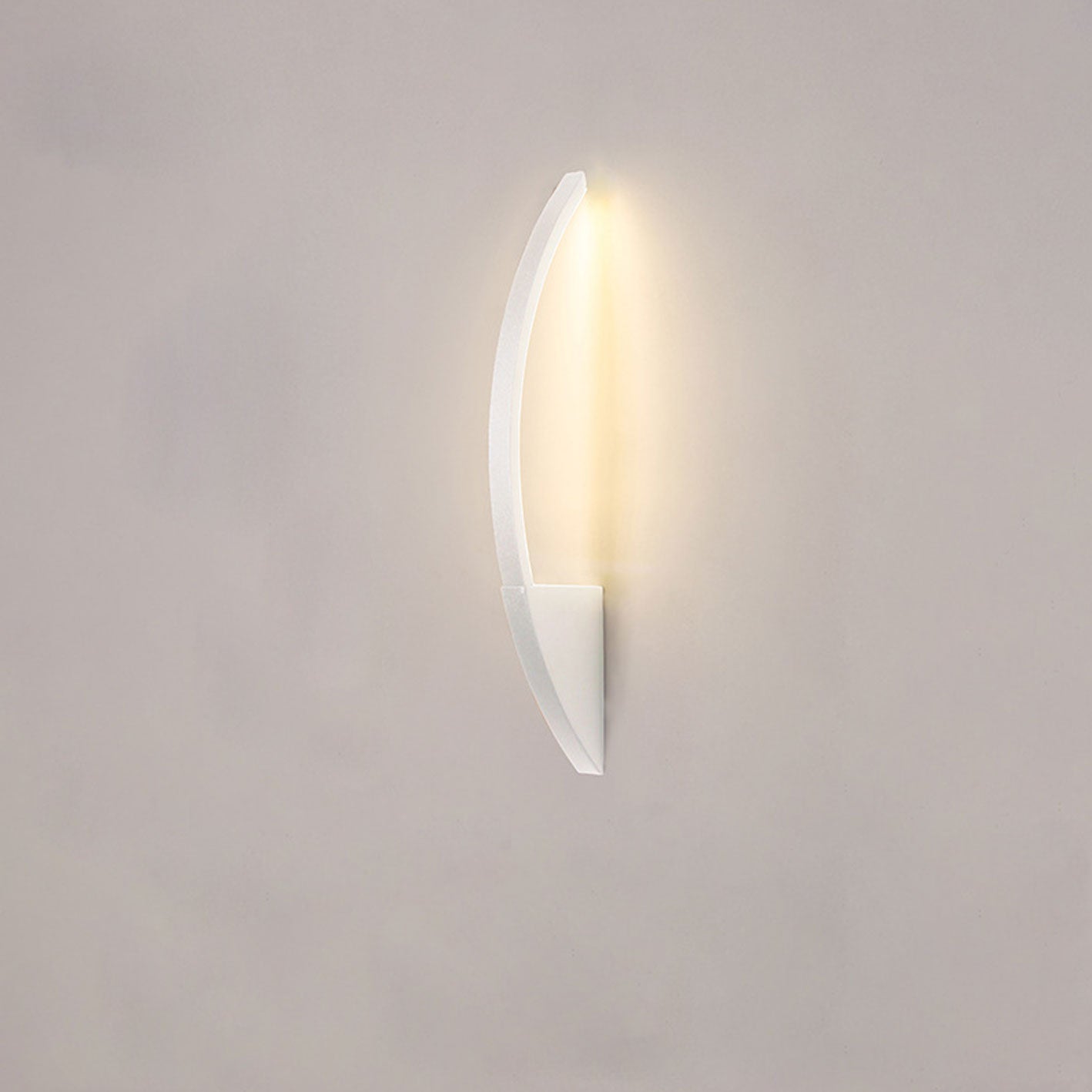 مصباح حائط LED من الحديد الأكريليكي بتصميم قوسي بسيط على الطراز الاسكندنافي 