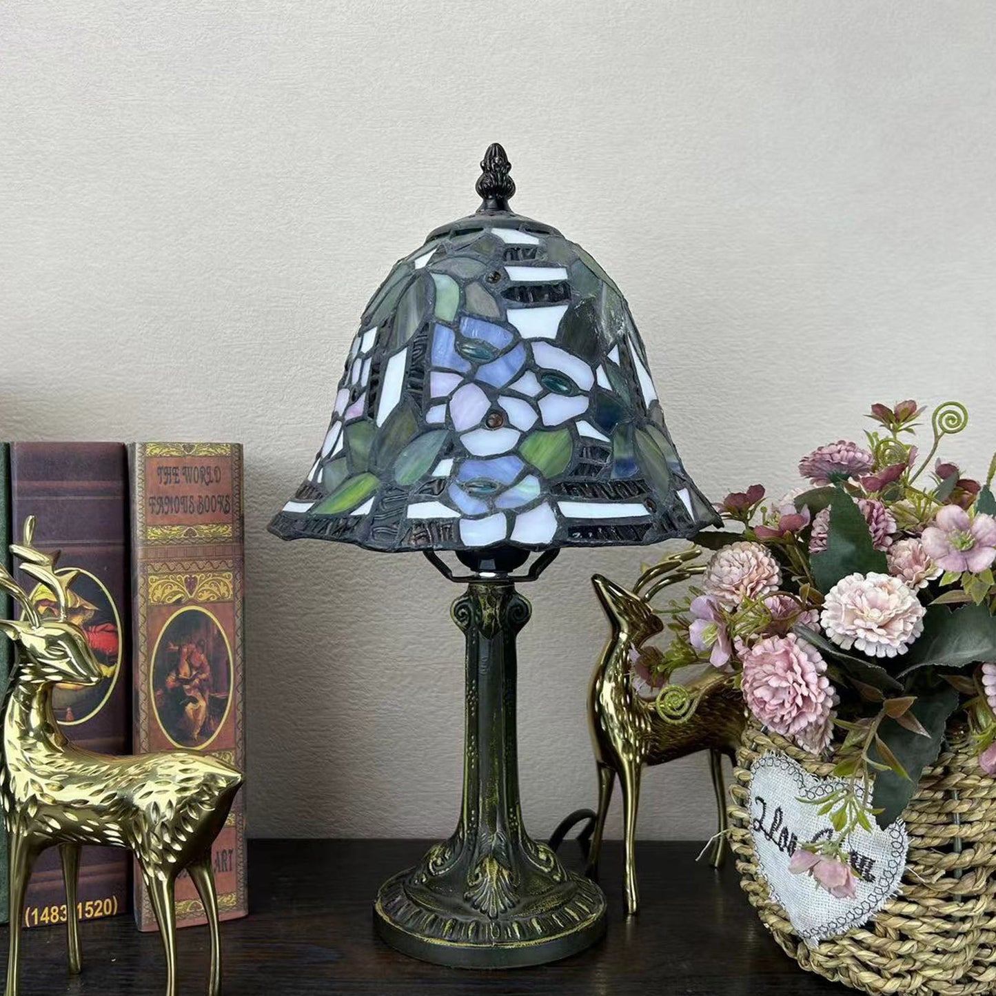 Traditional Tiffany Alloy Glass Dome Flower 1-Light Table Lamp For Bedside