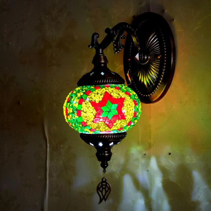 مصباح حائط أوروبي عتيق من الزجاج المتشقق ذو ضوء واحد 