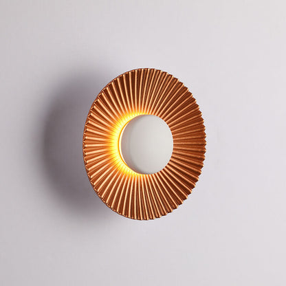 مصباح حائط LED حديث من الألومنيوم بتصميم صدفي دائري مع إضاءة واحدة 