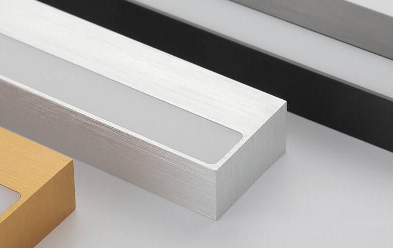 مصباح أمامي للمرآة من الألومنيوم LED من Nordic Linear مزود بمصباح واحد 