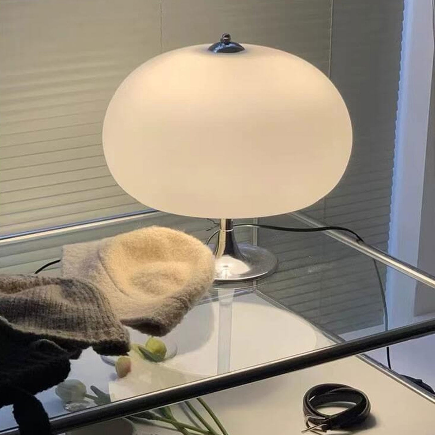 Modern Creamy White Ball Shade 3-Light Table Lamp