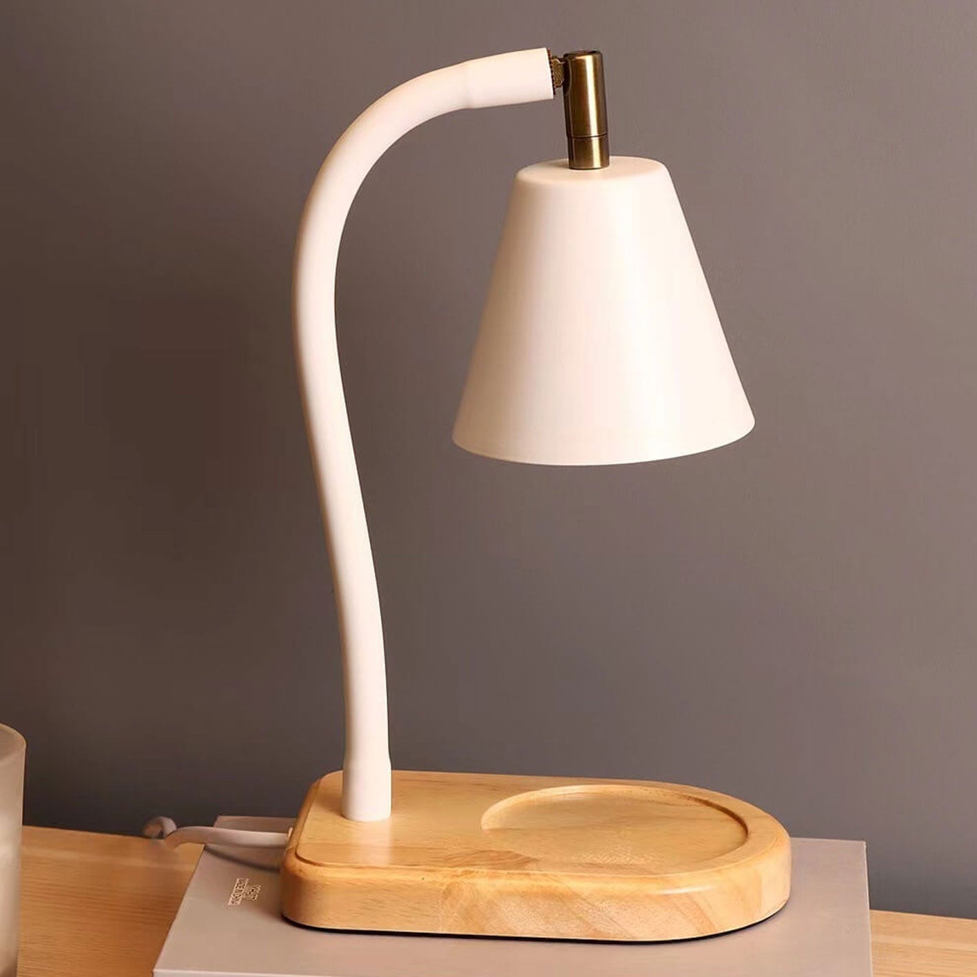 Nordic Simple Cone Log Base 1-Light Melting Wax Table Lamp