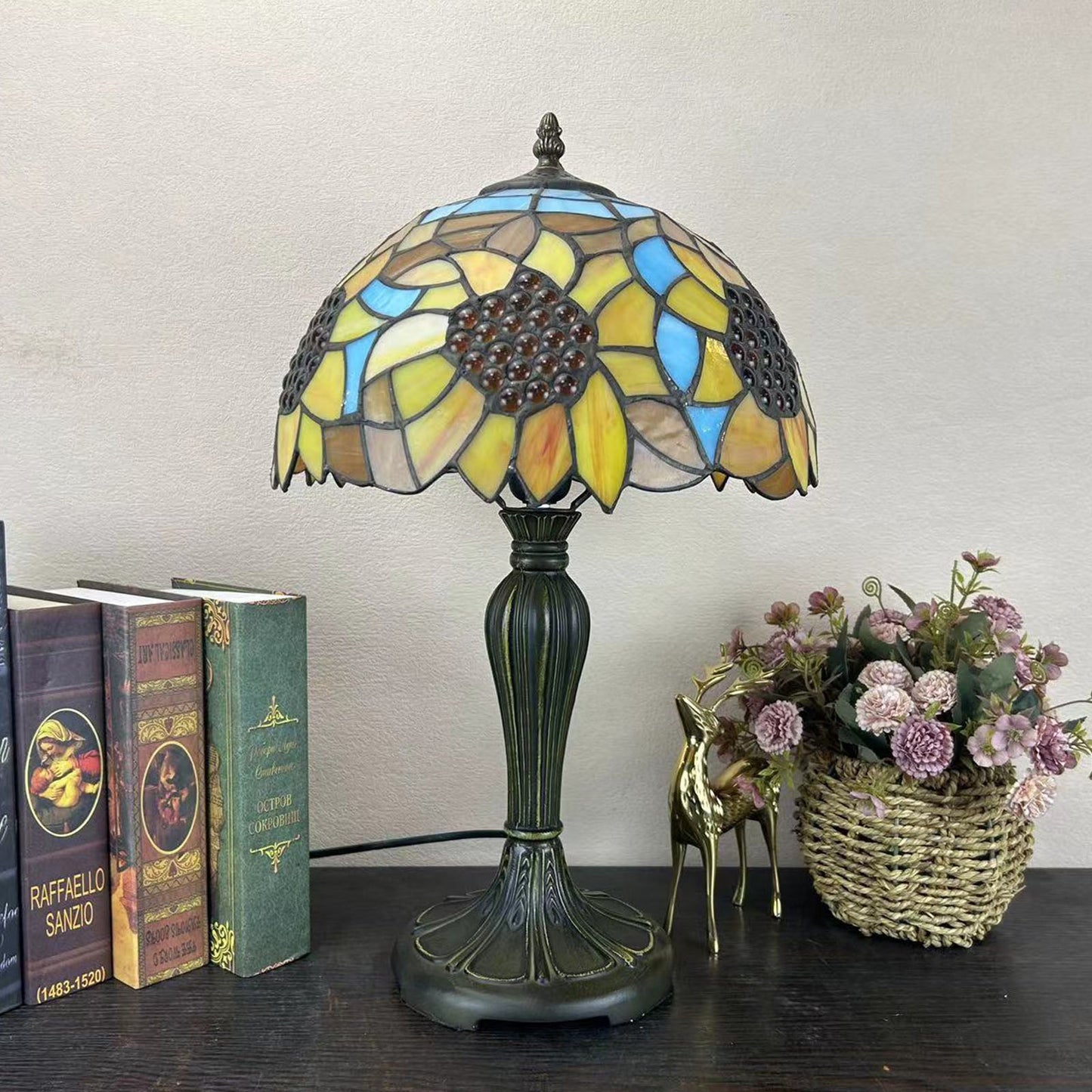 Traditional Tiffany Metal Glass Dome Grape Flower Dragonfly Butterfly 1-Light Table Lamp For Bedside