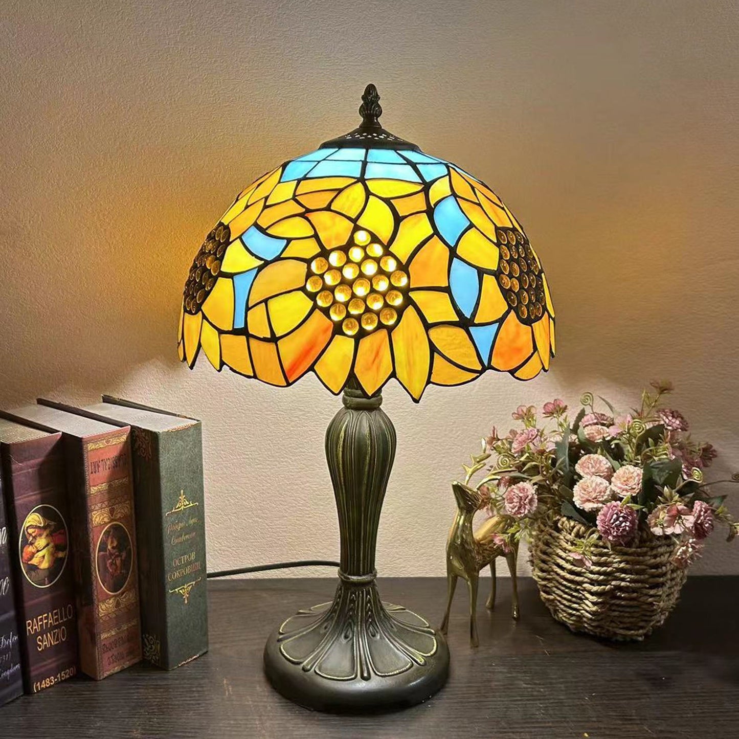 Traditional Tiffany Metal Glass Dome Grape Flower Dragonfly Butterfly 1-Light Table Lamp For Bedside