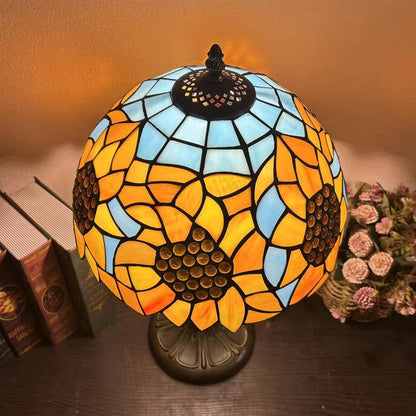 Traditional Tiffany Metal Glass Dome Grape Flower Dragonfly Butterfly 1-Light Table Lamp For Bedside