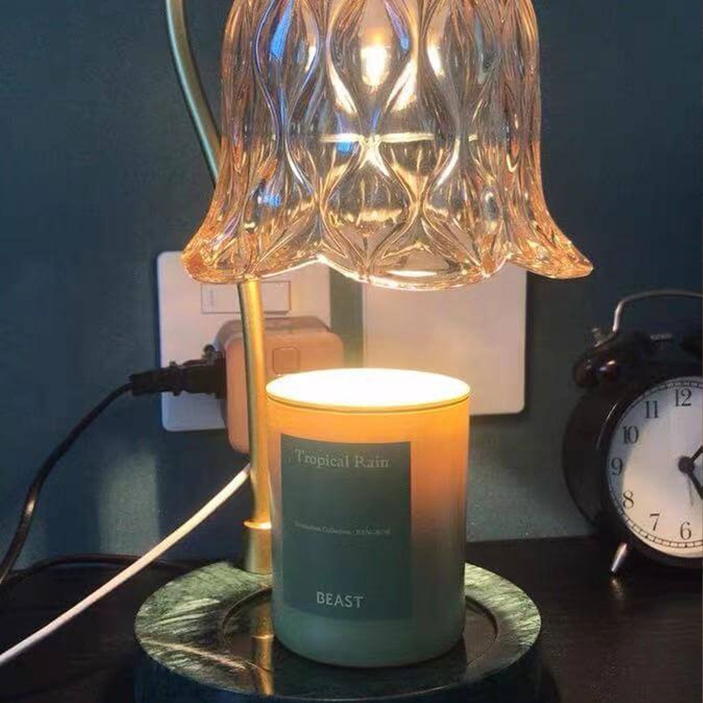 Modern Suzutan Glass Marble Base 1-Light Melting Wax Table Lamp