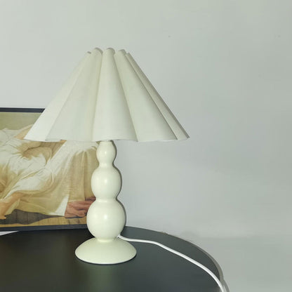 Vintage Petal Pleated Fabric Shade Gourd Base 1-Light Table Lamp
