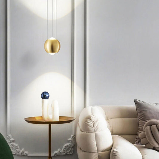 مصباح LED صغير معلق بتصميم أسطواني نحاسي فاخر وعصري 