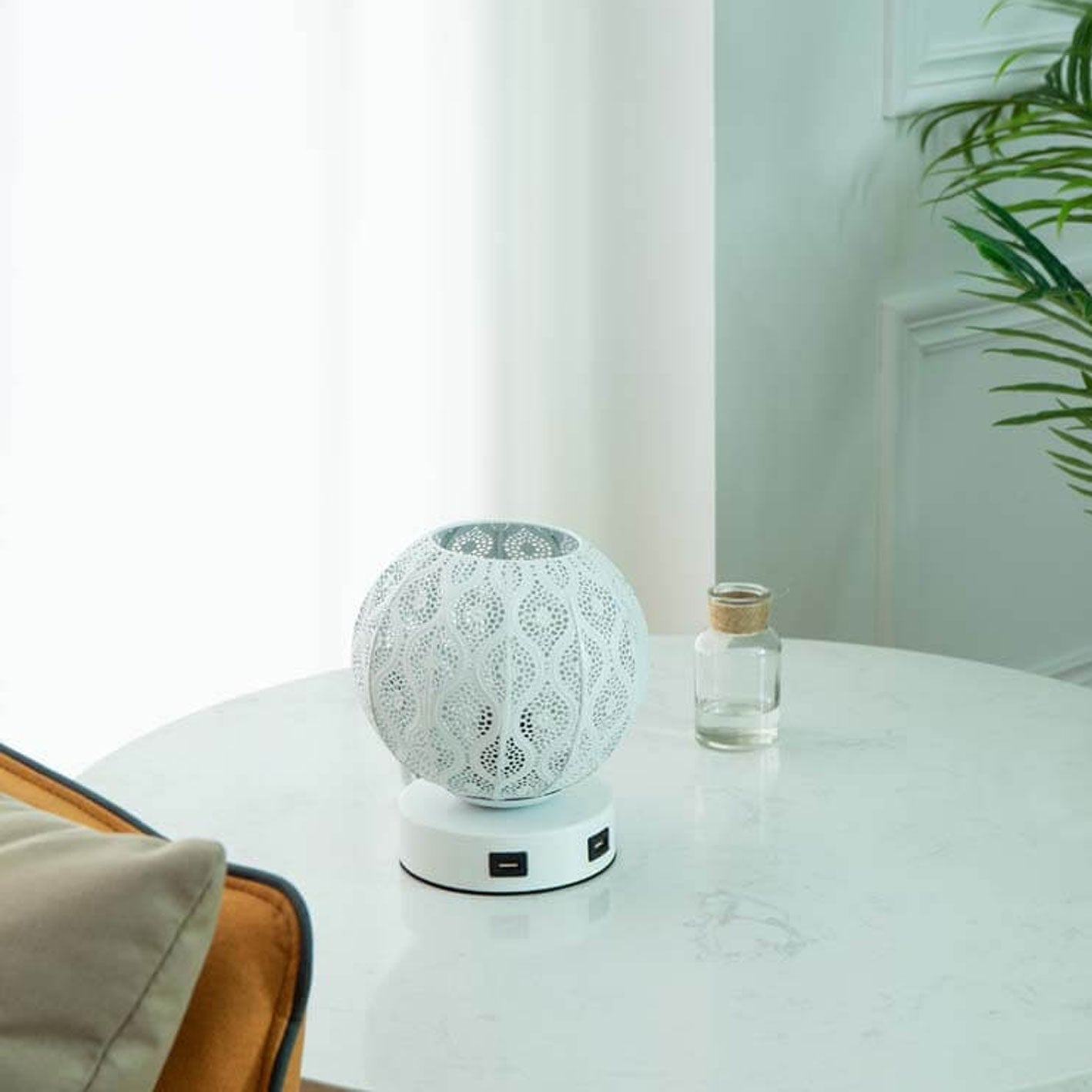 Creative Spherical Metal Projection 1-Light Decorative Table Lamp