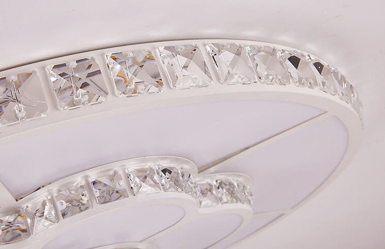 Modern Light Luxury Round Crystal LED Flush Mount Ceiling Light