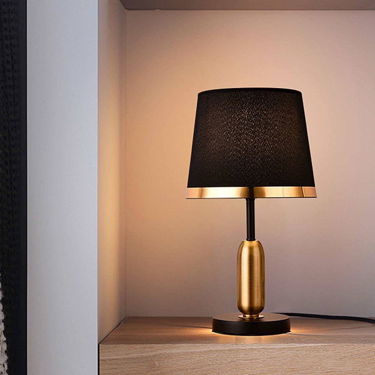 European Retro Fabric 1-Light Table Lamp