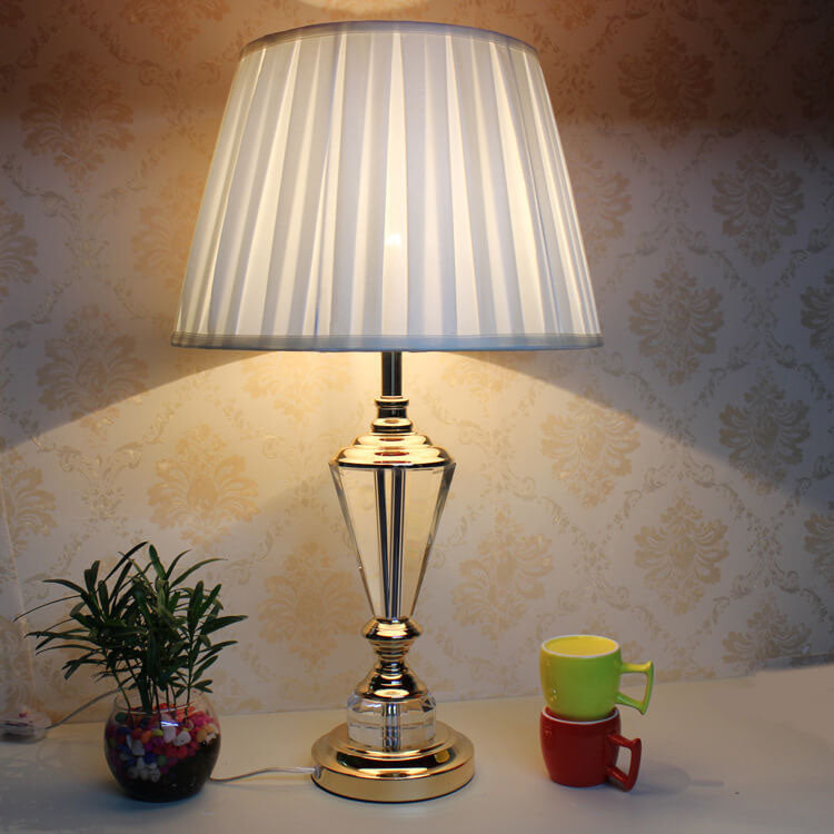 European-style Simple Crystal Fabric 1-Light Table Lamp