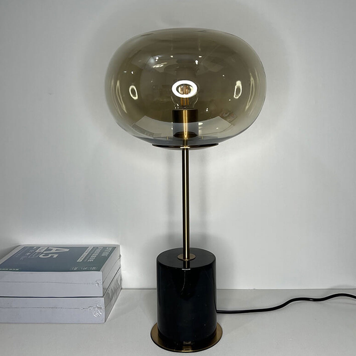 Nordic Creative Minimalist Glass Ball 1-Light Table Lamp