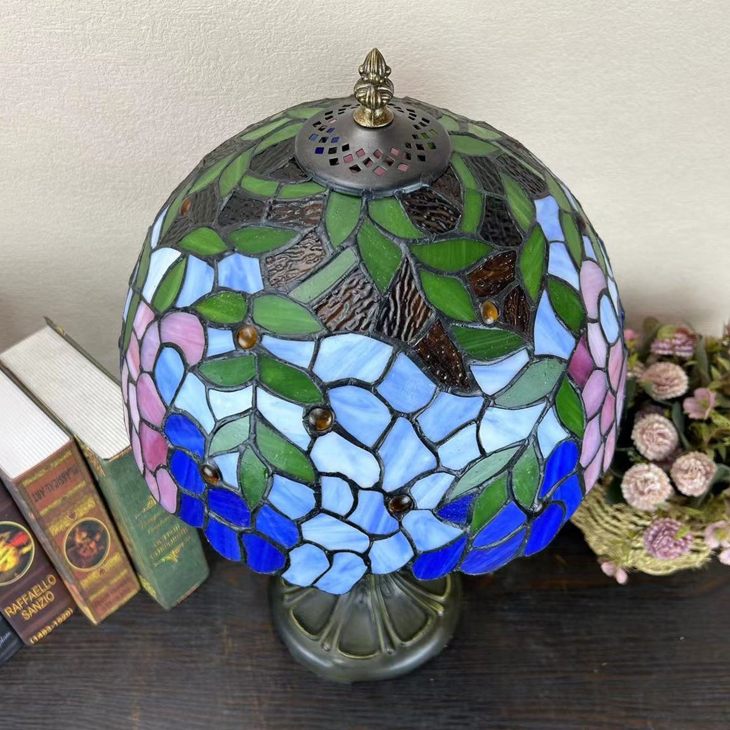 Traditional Tiffany Metal Glass Dome Grape Flower Dragonfly Butterfly 1-Light Table Lamp For Bedside