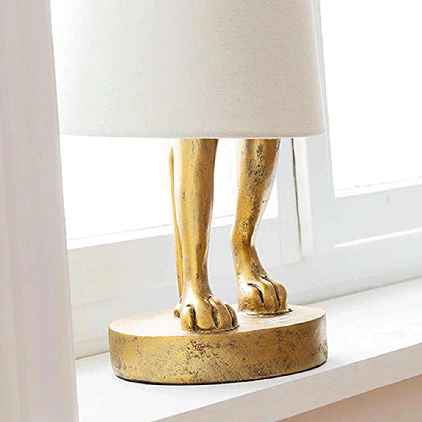 Nordic Apron Rabbit Resin 1-Light Table Lamp