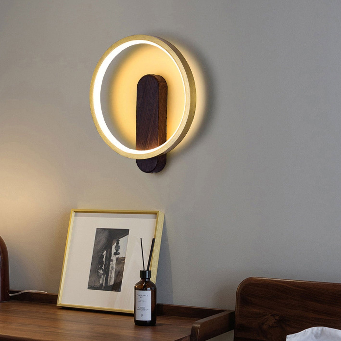 مصباح حائط LED دائري من الحديد المطاوع بتصميم عصري بسيط من الخشب 