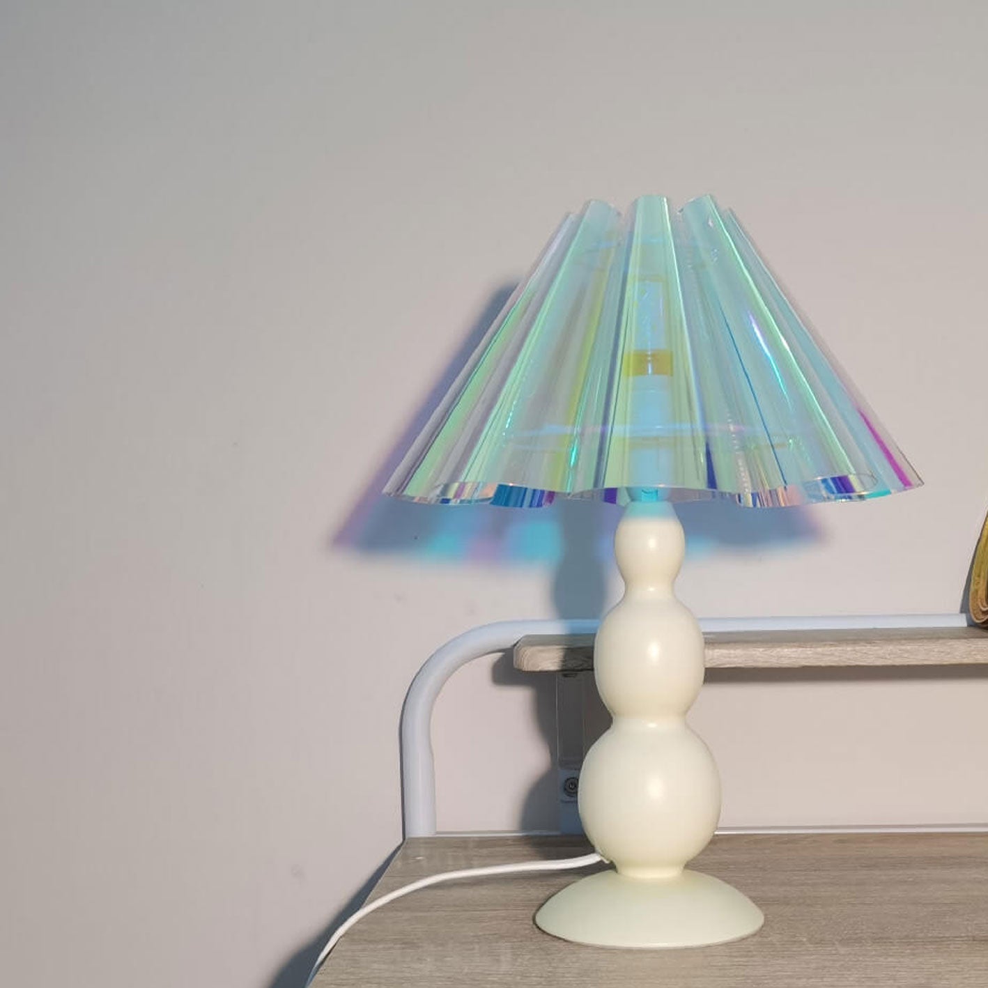 Vintage Petal Pleated Fabric Shade Gourd Base 1-Light Table Lamp