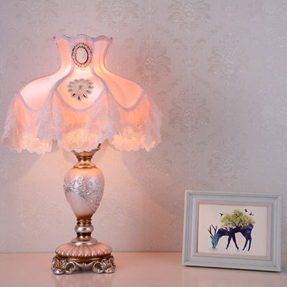 European-style Rustic Lace Resin 1-Light Table Lamp