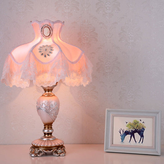 European-style Rustic Lace Resin 1-Light Table Lamp