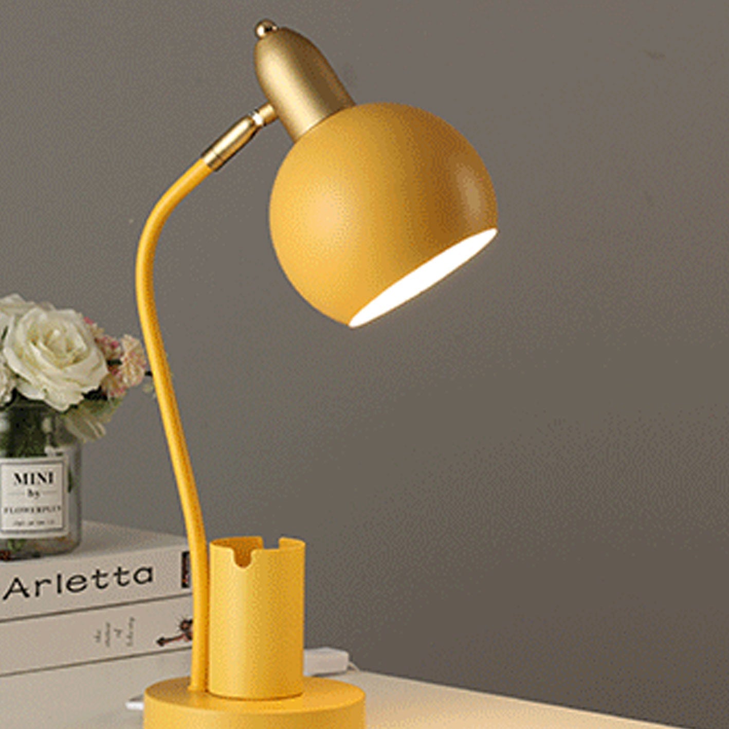 Simple Solid Color Student With Pen Barrel 1-Light Table Lamp