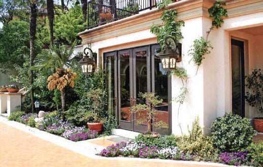 مصباح حائط خارجي مقاوم للماء على شكل فانوس مربع عتيق على الطراز الأوروبي 