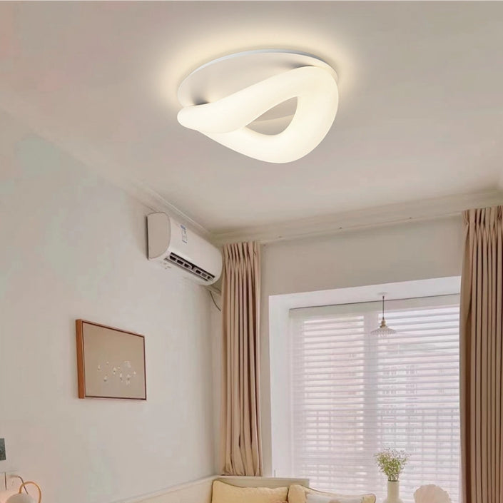 مصباح سقف LED بتصميم عصري بسيط من البولي إيثيلين المموج ذو حلقة مثبتة في السقف لغرفة النوم