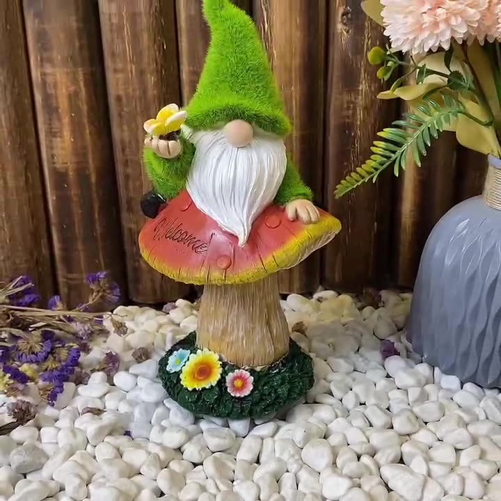 Modern Art Deco Waterproof Solar Gnome Resin LED Outdoor Light Landscape Lighting For Garden