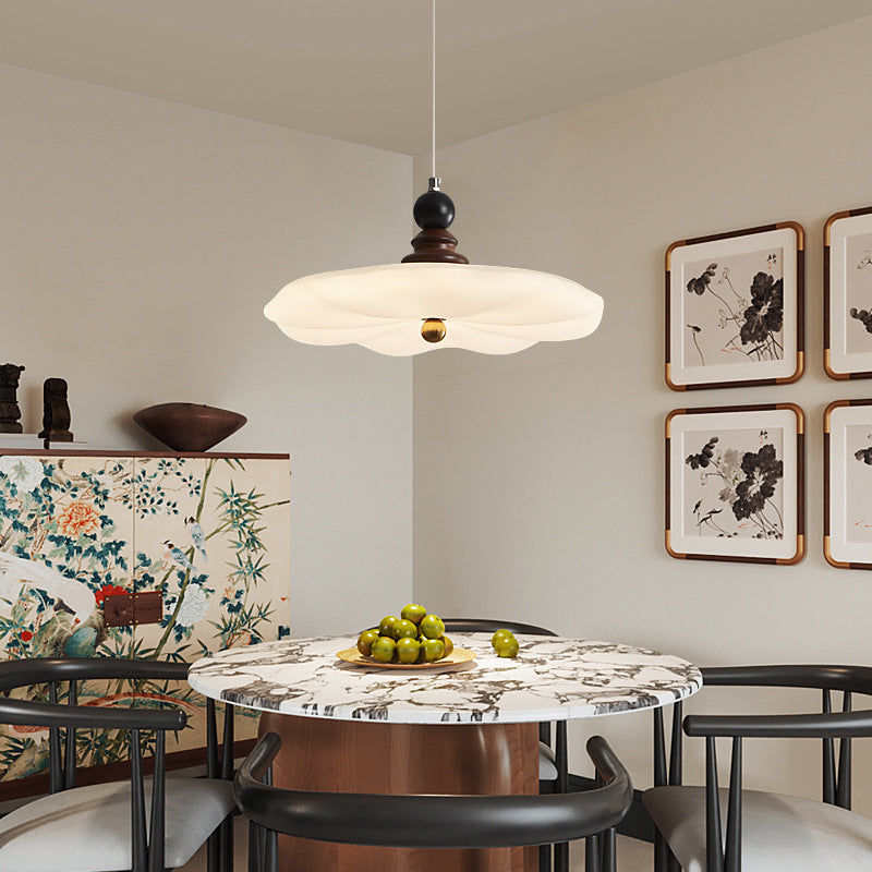 Traditional Vintage Flower Shaped Iron Rubberwood Plastic LED Pendant Light For Dining Room