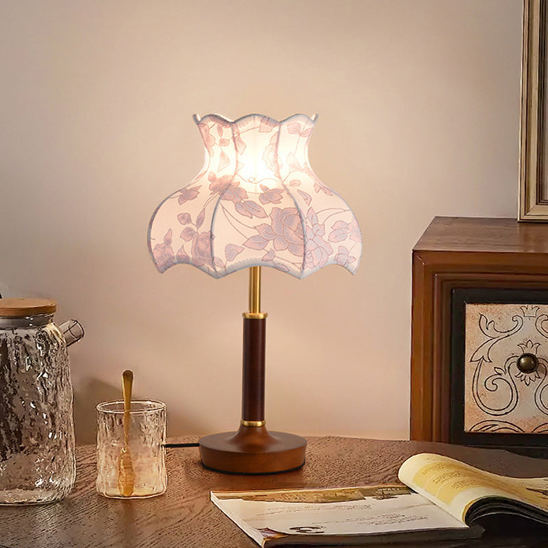 Traditional Vintage Flower-shaped Metal Wood Fabric 1-Light Table Lamp For Bedroom