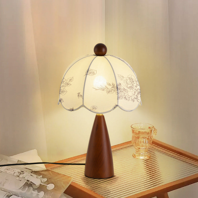 Traditional Vintage Flower-shaped Metal Wood Fabric 1-Light Table Lamp For Bedroom
